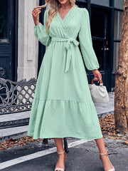 Women's Retro Solid Color V-Neck Lace Waist Midi Dress